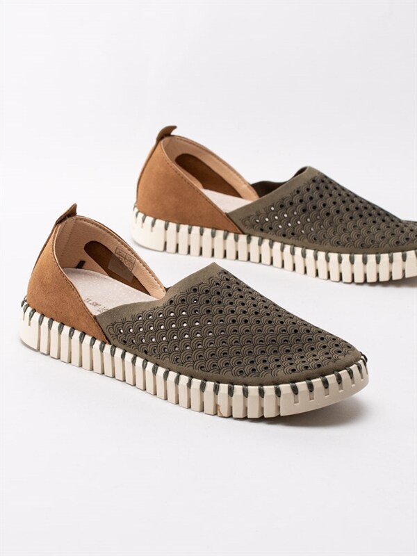 Ilse Jacobsen Tulip 3975 Olive Mörkgröna slip on skor med ILSE JACOBSEN | Johanssons Skor