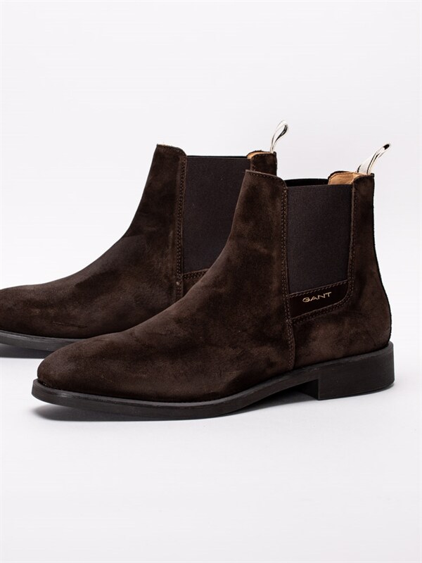 Gant James Dark Brown Mörkbruna klassiska boots i oljad mocka Herrskor | Skoman.se Gant James Dark Brown Mörkbruna klassiska boots i oljad mocka Herrskor | Skoman.se