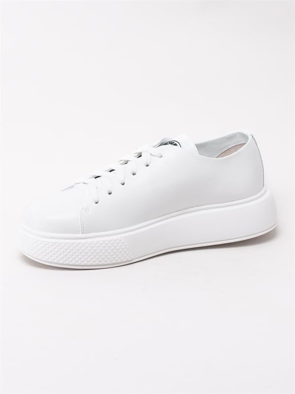 Pavement Entourage Vita sneakers i skinn med platå Pavement Entourage Vita sneakers i skinn med platå
