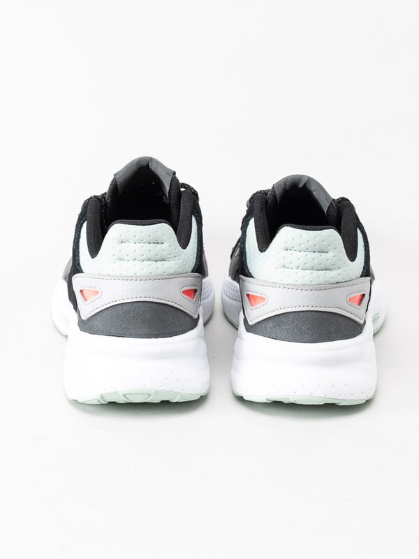 Köp Adidas - Crazychaos Shadow - Svartgrå sneakers med tuffa detaljer