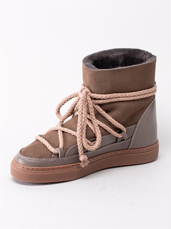 Inuikii Sneaker Classic Taupe – Bruna vinterstövlar i mocka Inuikii Sneaker Classic Taupe – Bruna vinterstövlar i mocka