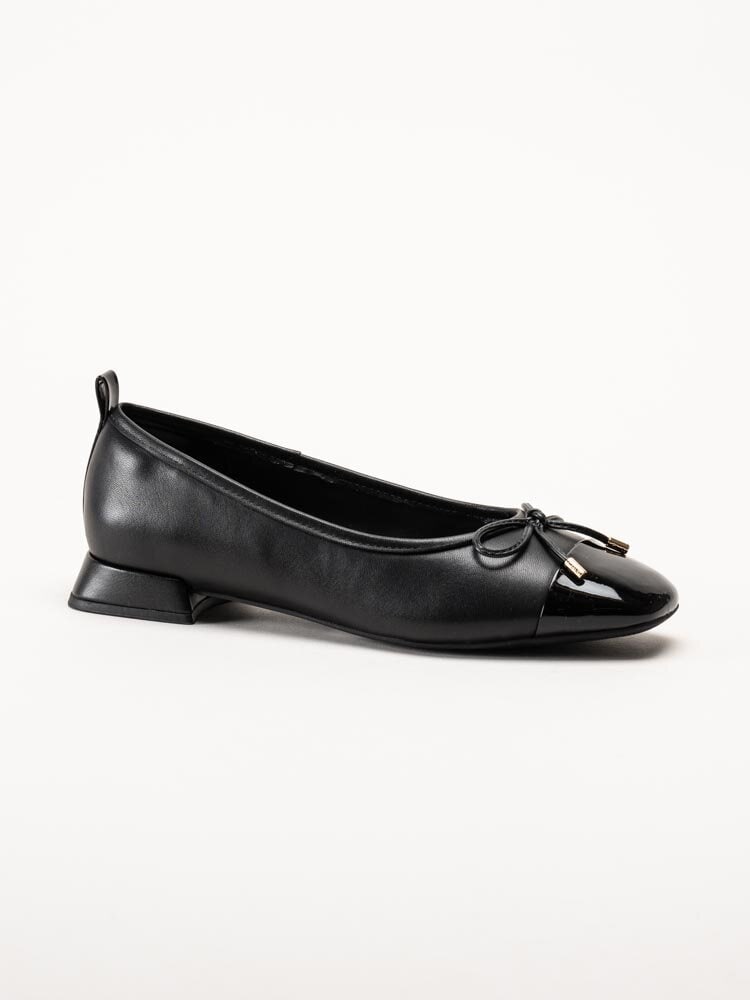 Clarks - Ubree15 Poppy D - Svarta ballerina pumps i skinn