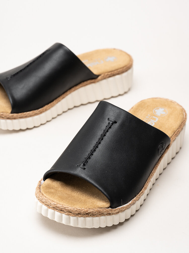 Rieker - Svarta kilklackade slip in sandaler