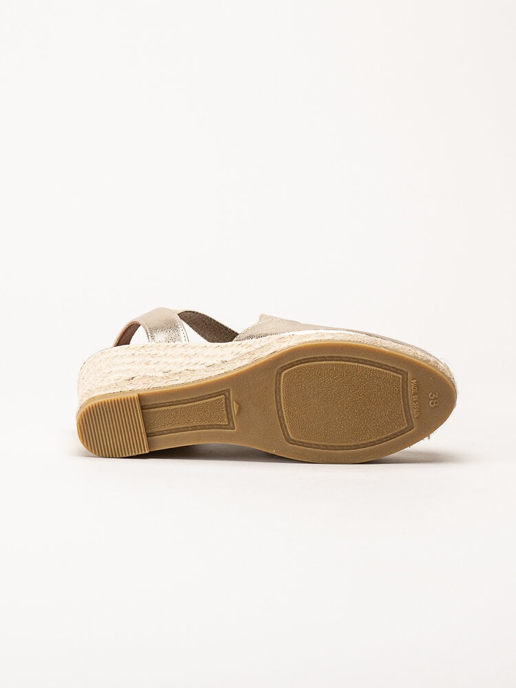 Duffy - Guldmetallic kilklackade espadrillos