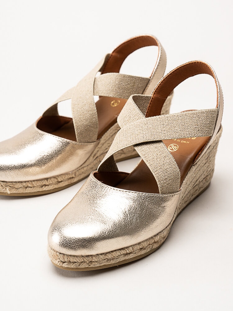 Duffy - Guldmetallic kilklackade espadrillos