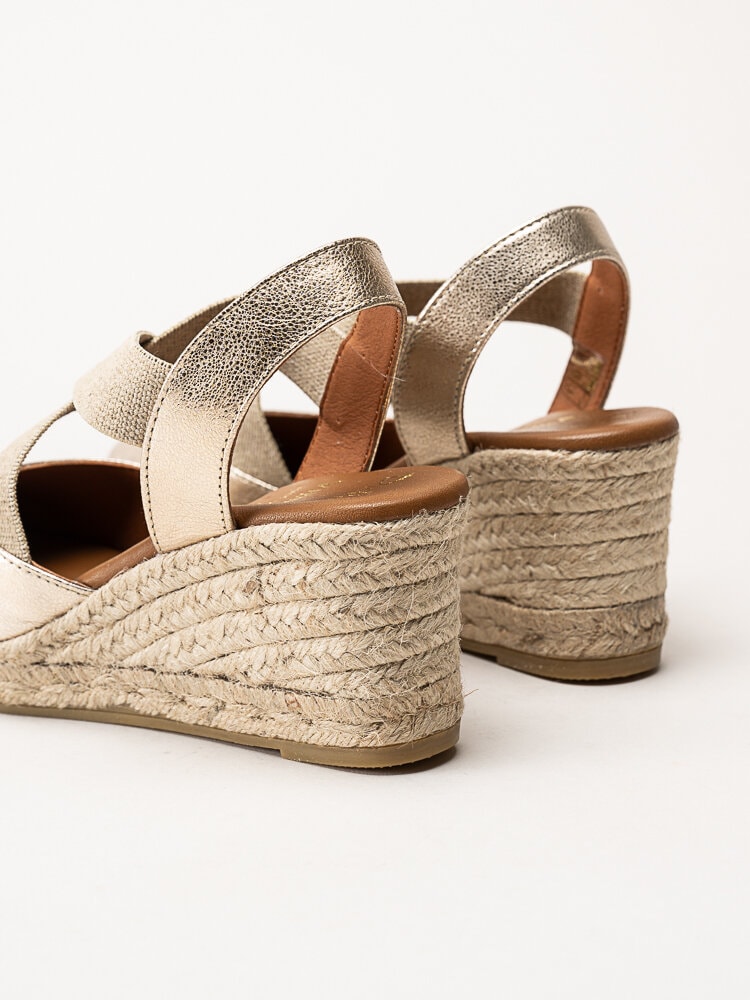 Duffy - Guldmetallic kilklackade espadrillos