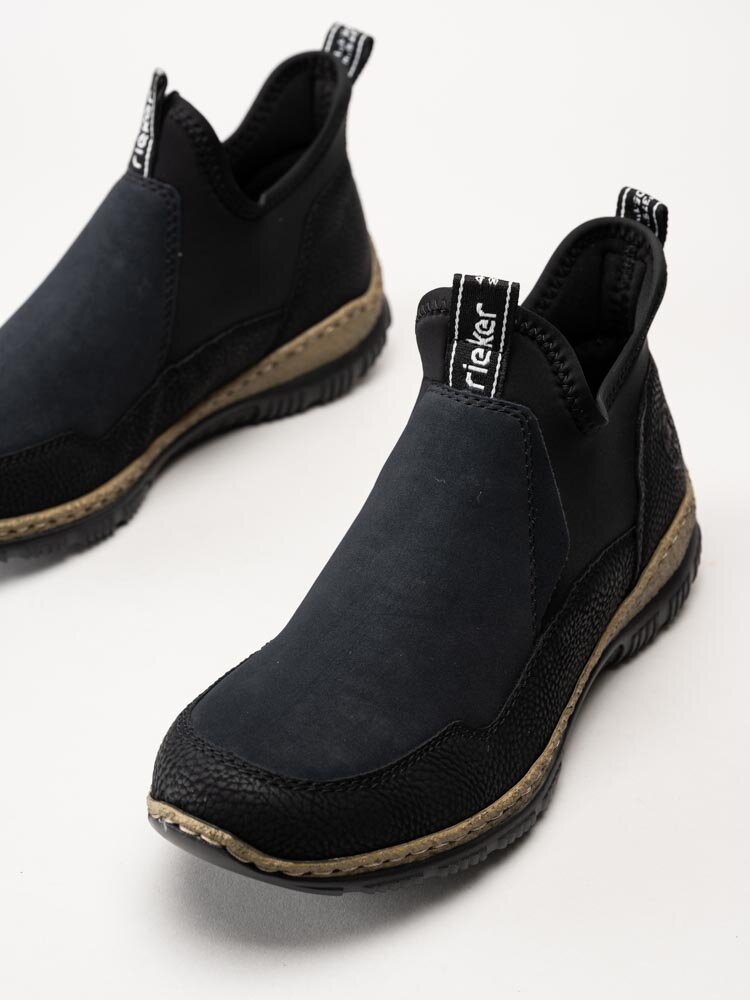 Rieker - Svarta slip on skor