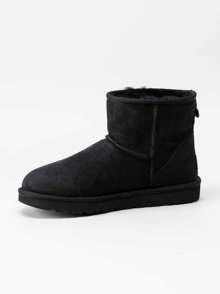 UGG - W Classic Mini II - Svarta fårskinnsfodrade vinterboots i mocka