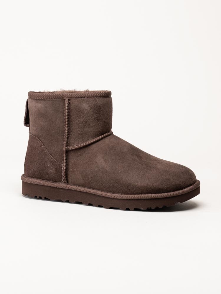 UGG - W Classic Mini II - Bruna fårskinnsfodrade vinterboots i mocka