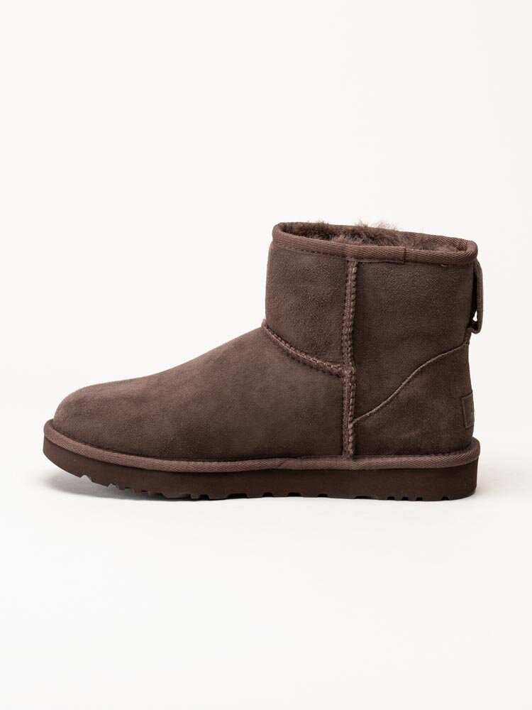 UGG - W Classic Mini II - Bruna fårskinnsfodrade vinterboots i mocka