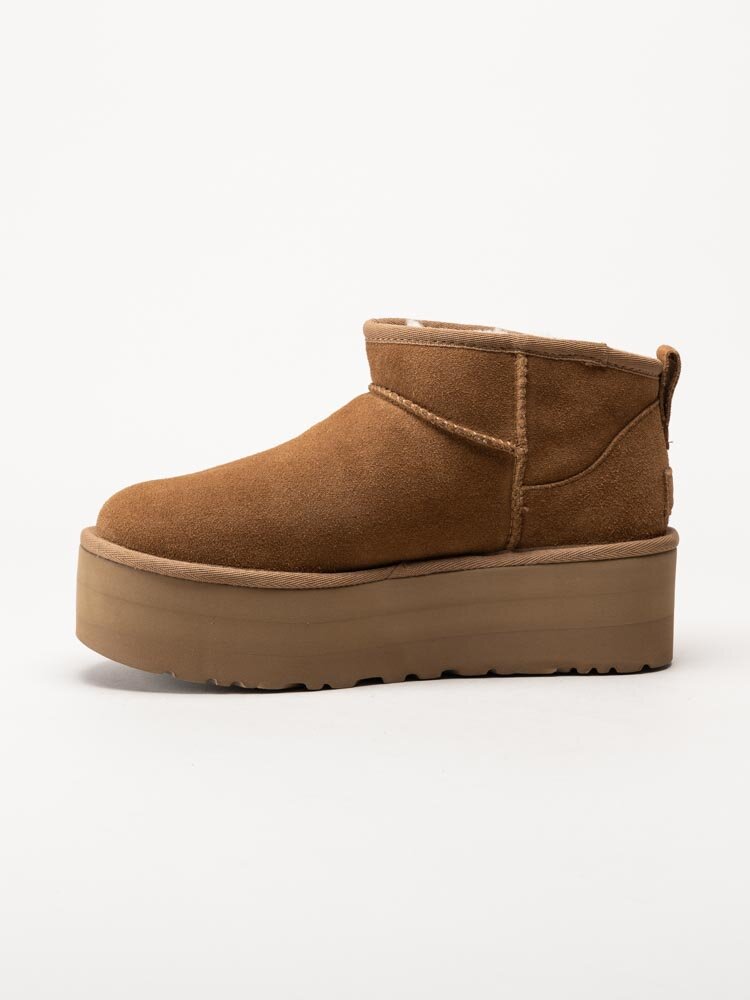 UGG - Classic Ultra Mini Platform - Ljusbruna låga platåboots i mocka