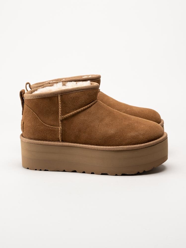 UGG - Classic Ultra Mini Platform - Ljusbruna låga platåboots i mocka