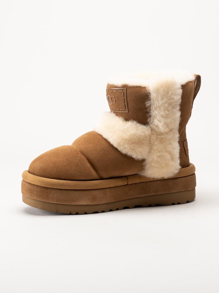 UGG - W Classic Chillapeak - Ljusbruna fodrade platåboots i mocka