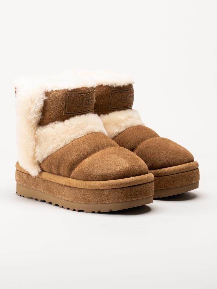 UGG - W Classic Chillapeak - Ljusbruna fodrade platåboots i mocka