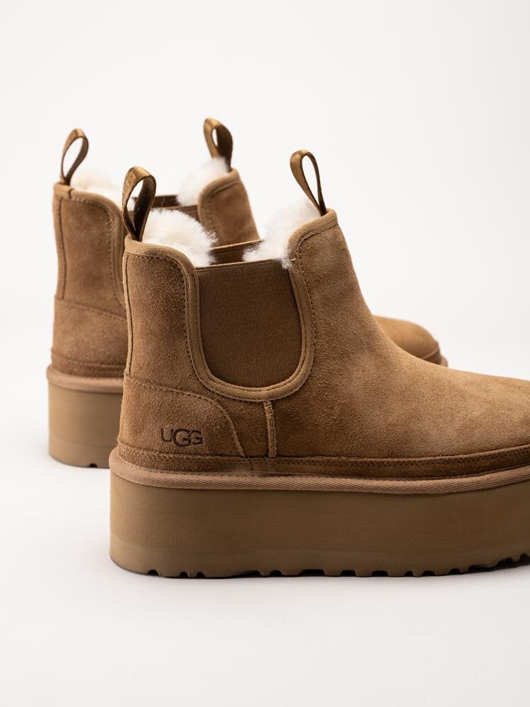 UGG - W Neumel Platform CH - Bruna platåboots i mocka