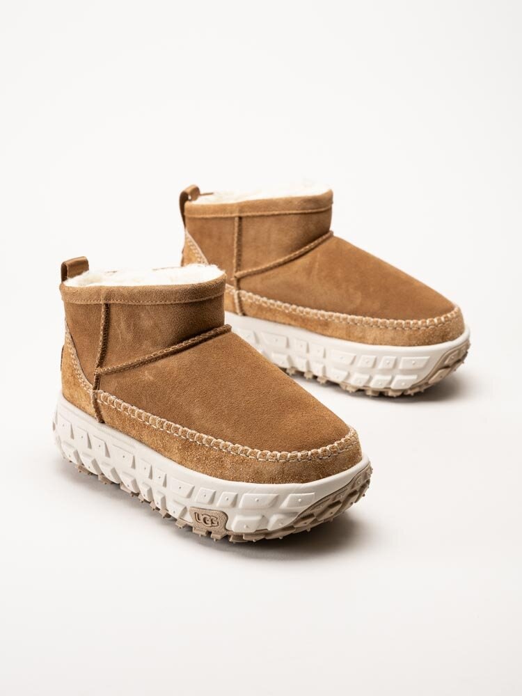 UGG - W Venture Daze Ultra Mini - Ljusbruna fodrade boots i mocka