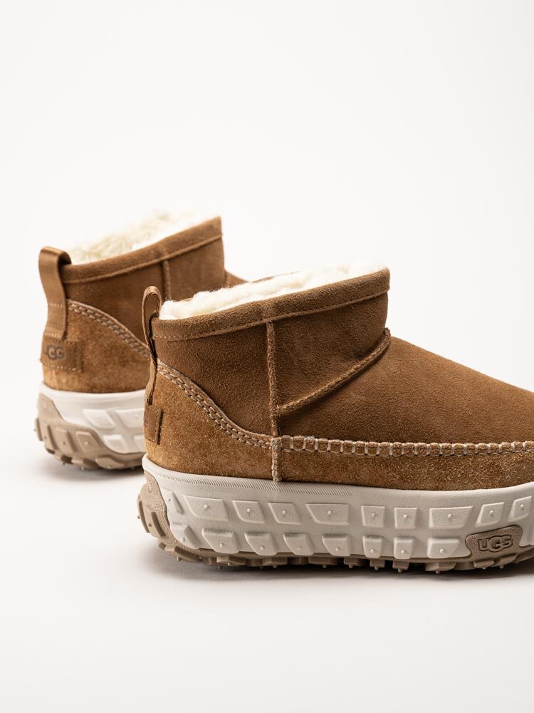 UGG - W Venture Daze Ultra Mini - Ljusbruna fodrade boots i mocka