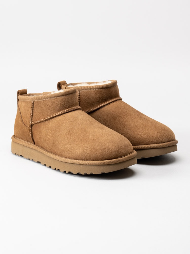 UGG - W Classic Ultra Mini - Ljusbruna ullfodrade vinterboots i mocka