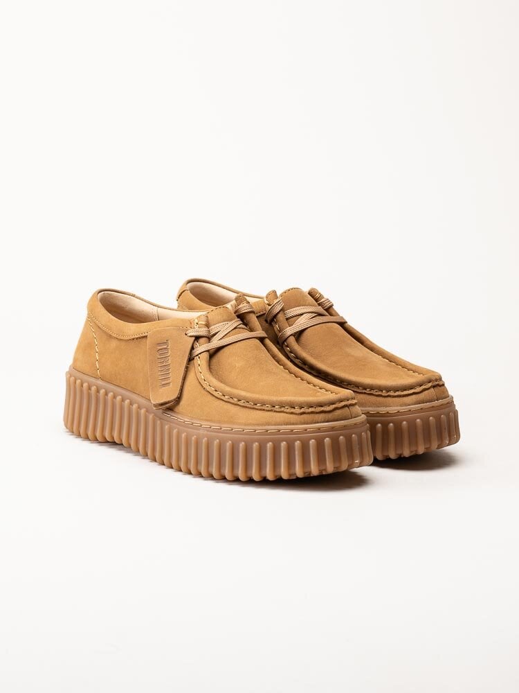 Clarks - Torhill Bee - Ljusbruna chunky snörskor i nubuck