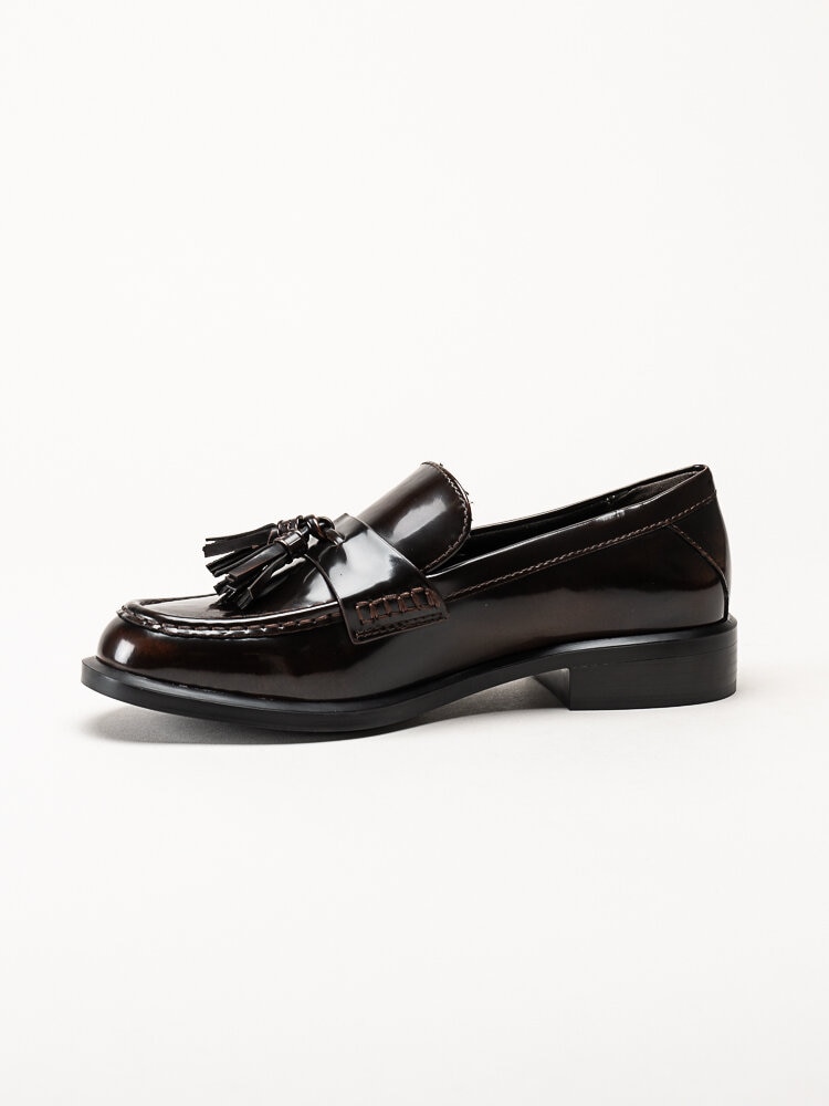 Tamaris - Mörkbruna loafers i lack