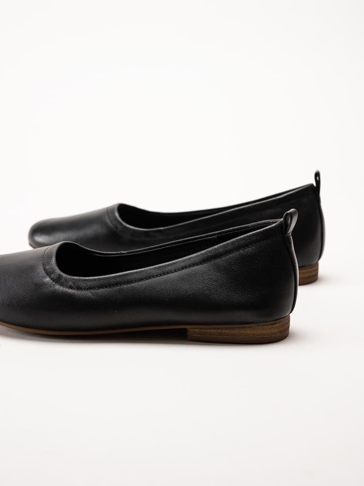 Clarks - Fawna Soft D - Svarta ballerinaskor i skinn