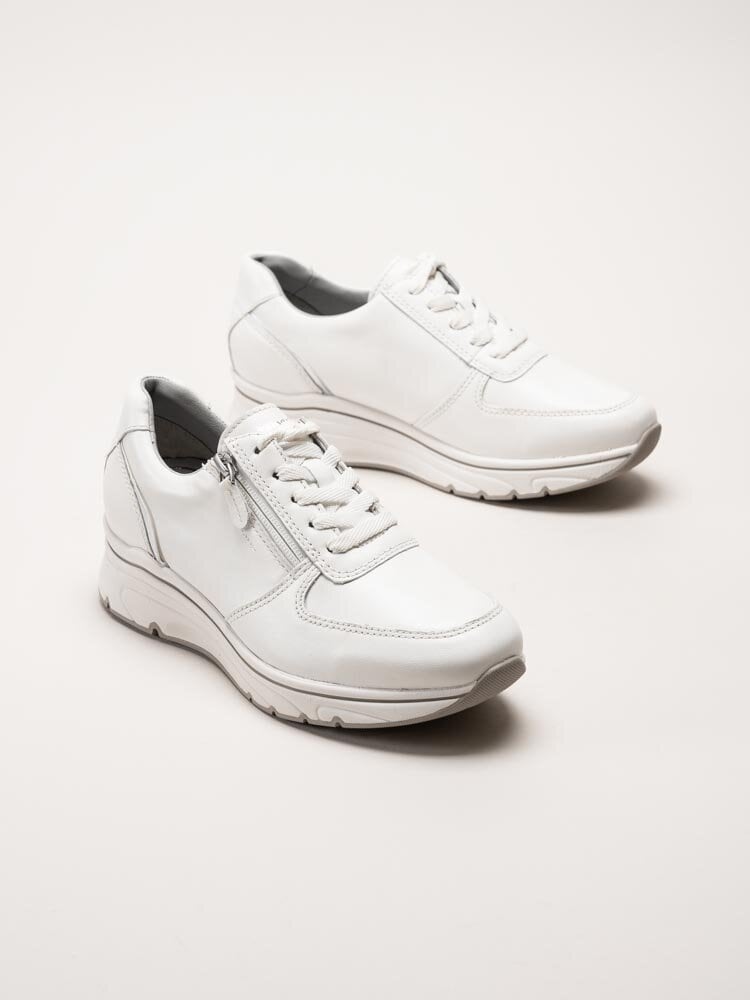 Tamaris - Vita kilklackade sneakers i skinn