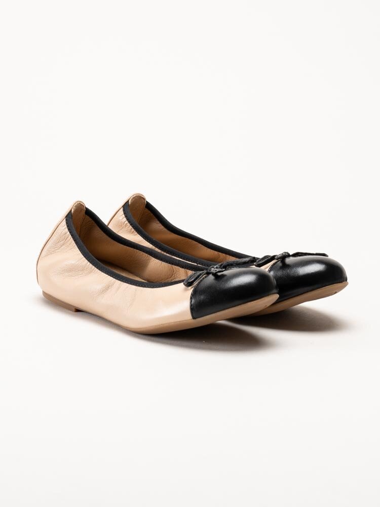 Unisa - Aylaflex_25 - Beige ballerina i skinn med svart tå