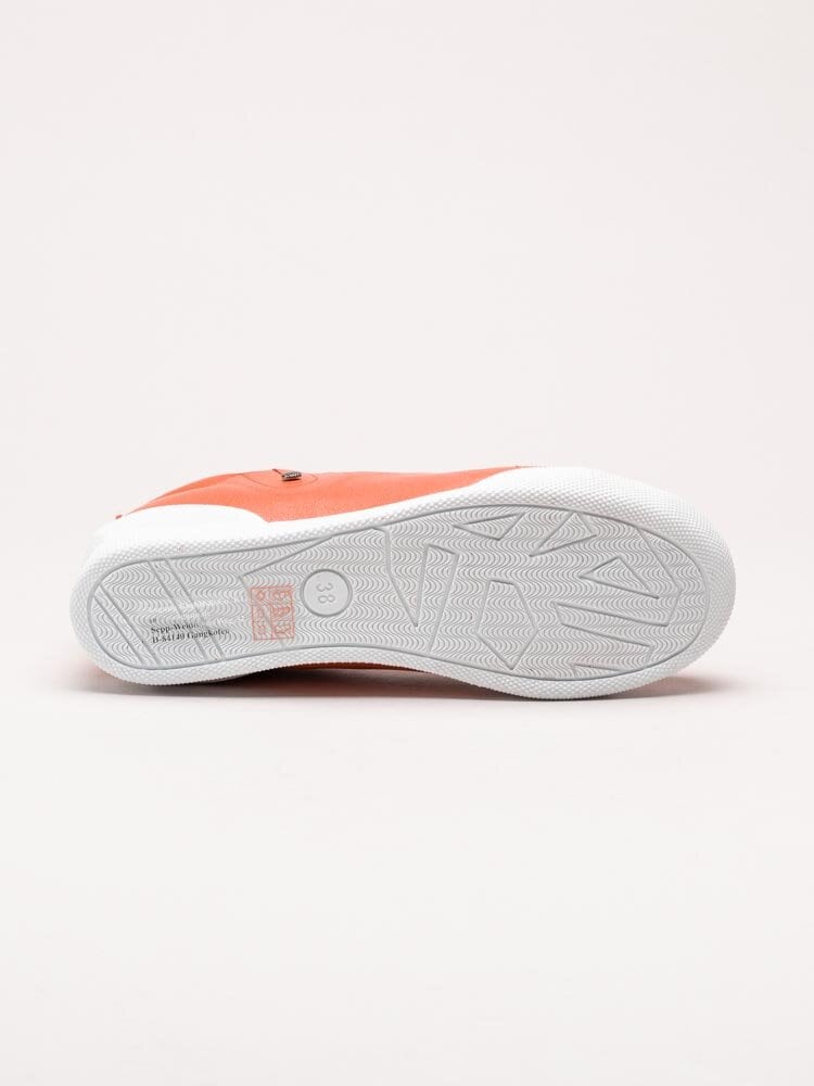 Charlotte of Sweden - Orange sneakers i skinn