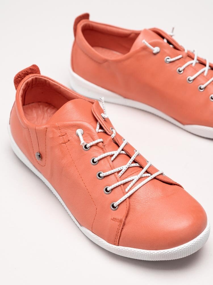 Charlotte of Sweden - Orange sneakers i skinn