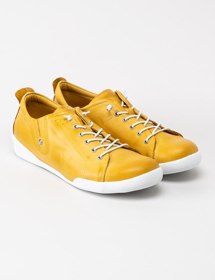 Charlotte of Sweden - Gula sneakers i skinn