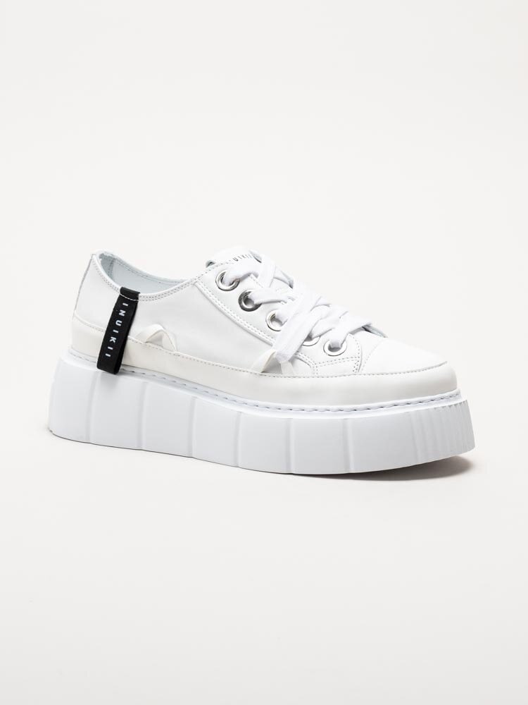 Inuikii - Leather Matilda low - Vita platåsneakers i skinn