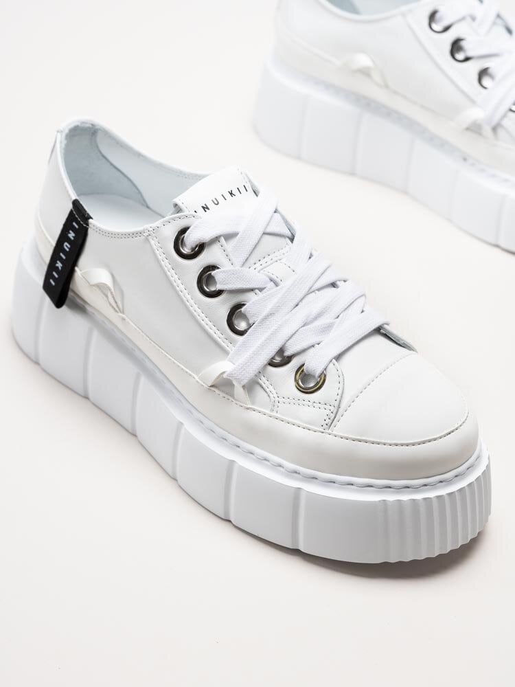 Inuikii - Leather Matilda low - Vita platåsneakers i skinn