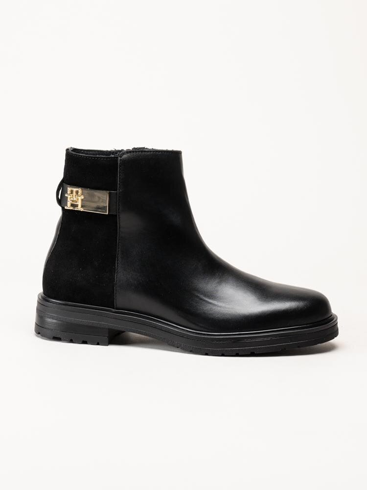 Tommy Hilfiger - Astrid 13C - Svarta boots i skinn och mocka