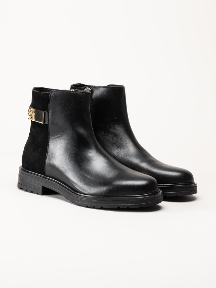 Tommy Hilfiger - Astrid 13C - Svarta boots i skinn och mocka