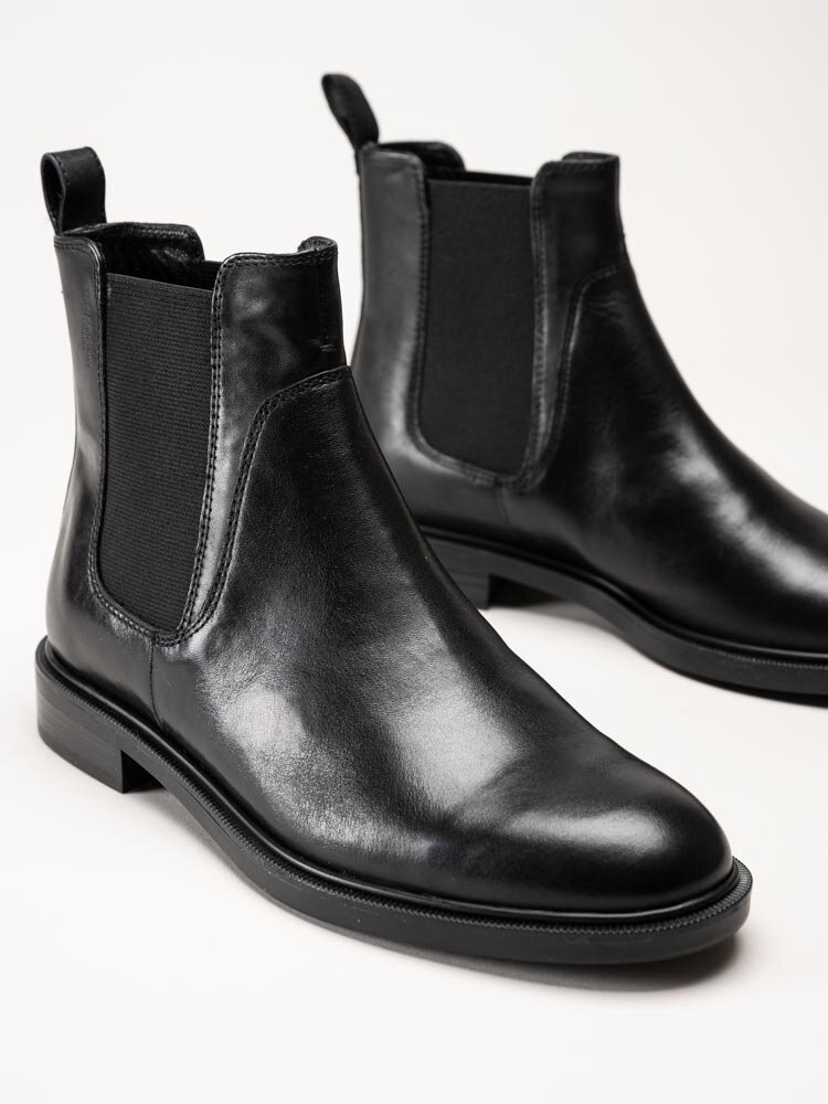 Vagabond - Amina - Svarta chelsea boots i skinn