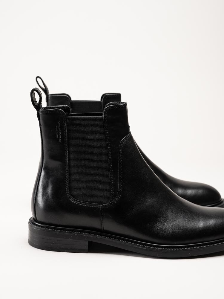 Vagabond - Amina - Svarta chelsea boots i skinn