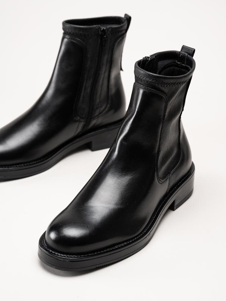 Tamaris - Svarta chelsea boots i skinn