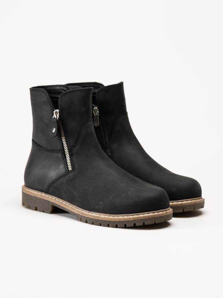 Charlotte of Sweden - Svarta boots i nubuck