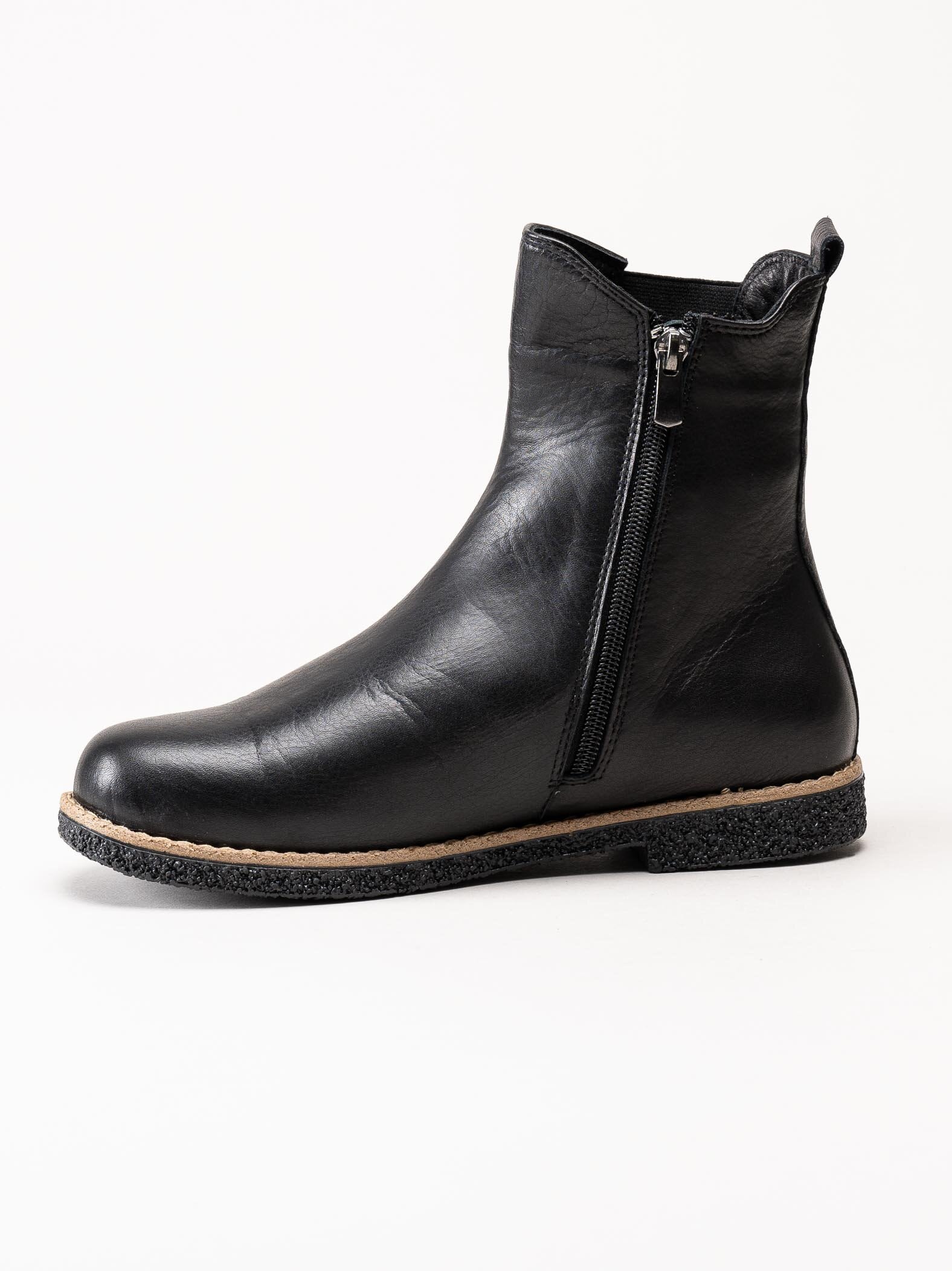 Charlotte of Sweden - Svarta chelsea boots i skinn