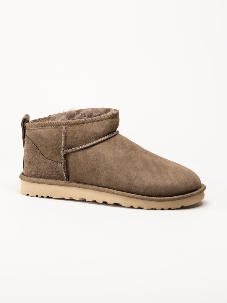 UGG - M Classic Ultra Mini - Bruna låga vinterboots i mocka