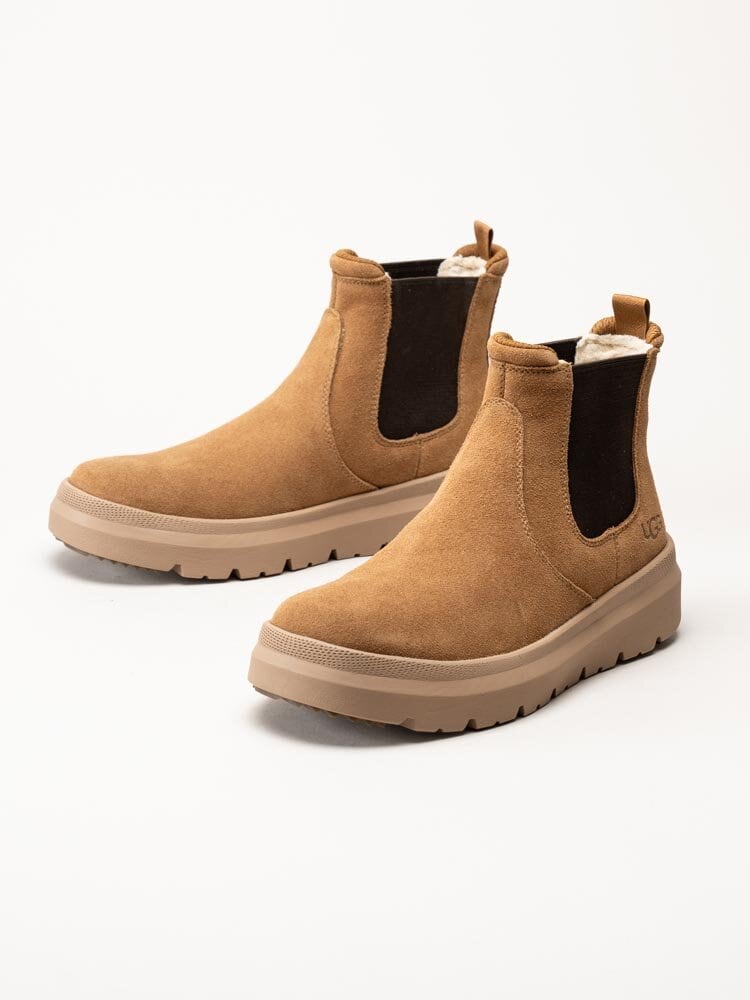 UGG - M Burleigh Chelsea - Ljusbruna ullfodrade chelsea boots i mocka