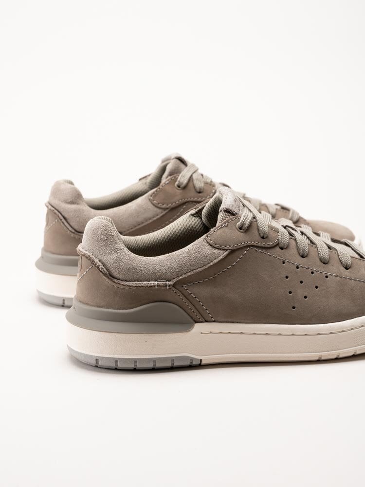 Clarks - Courtlite2 Run G - Grå retroinspirerade sneakers i nubuck