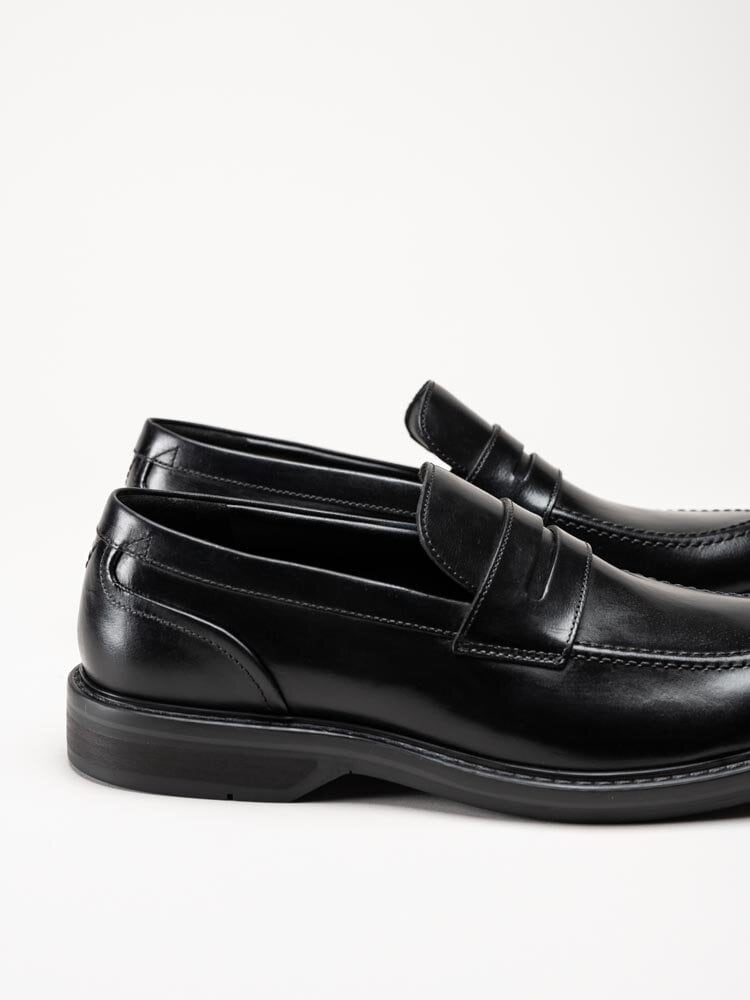 Clarks - Aldwin Step - Svarta pennyloafers i skinn