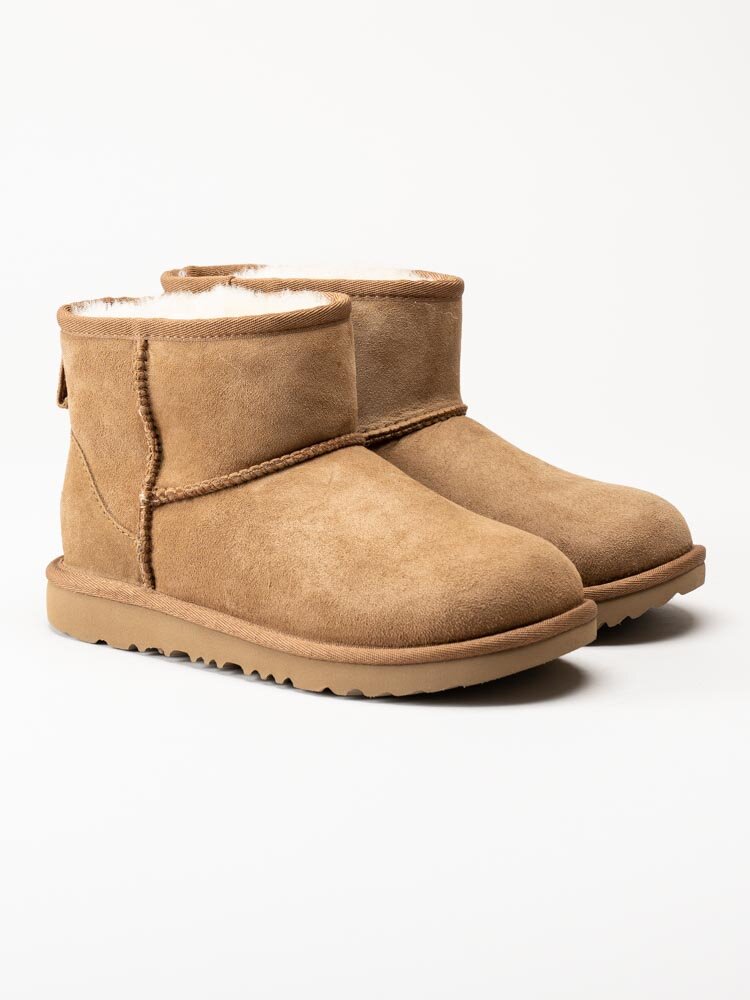 UGG - K Classic Mini II - Ljusbruna låga ullfodrade vinterboots