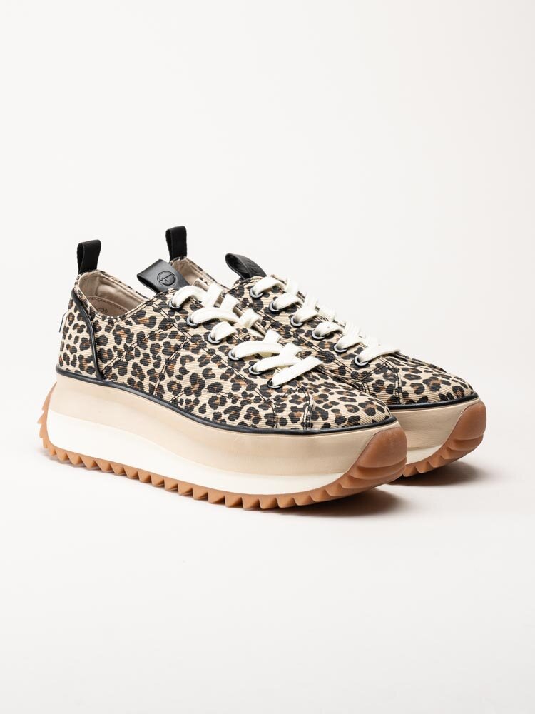 Tamaris - Leopardmönstrade platåsneakers i canvas