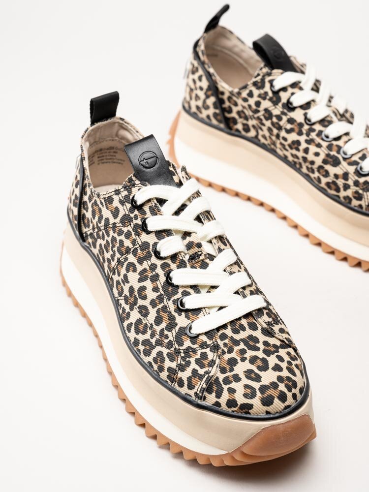 Tamaris - Leopardmönstrade platåsneakers i canvas