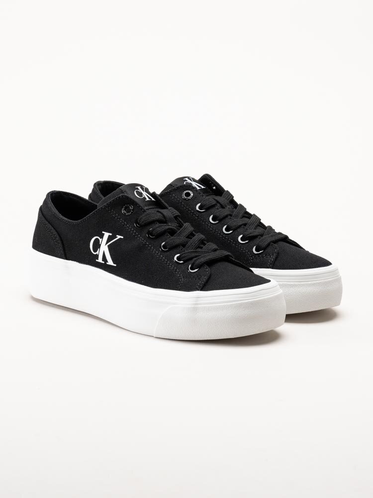 Calvin Klein - Vulc Platform Low CV Mg - Svarta platåsneakers i textil