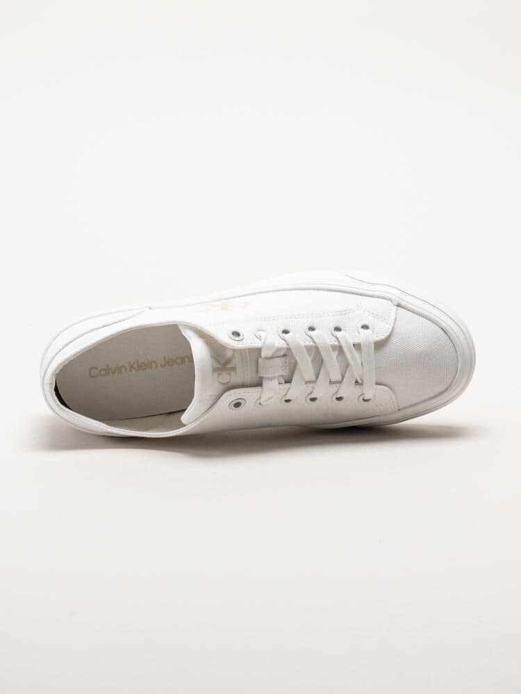 Calvin Klein - Vulc Platform Low CV Mg - Vita platåsneakers i textil