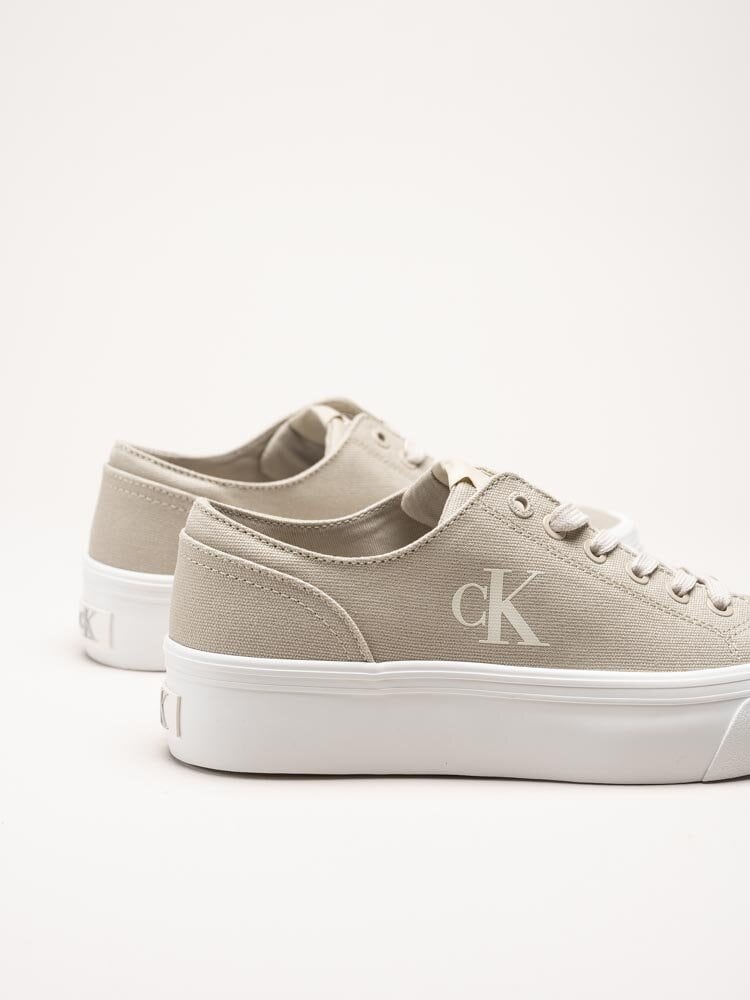 Calvin Klein - Vulc Platform Low CV Mg - Beige platåsneakers i textil