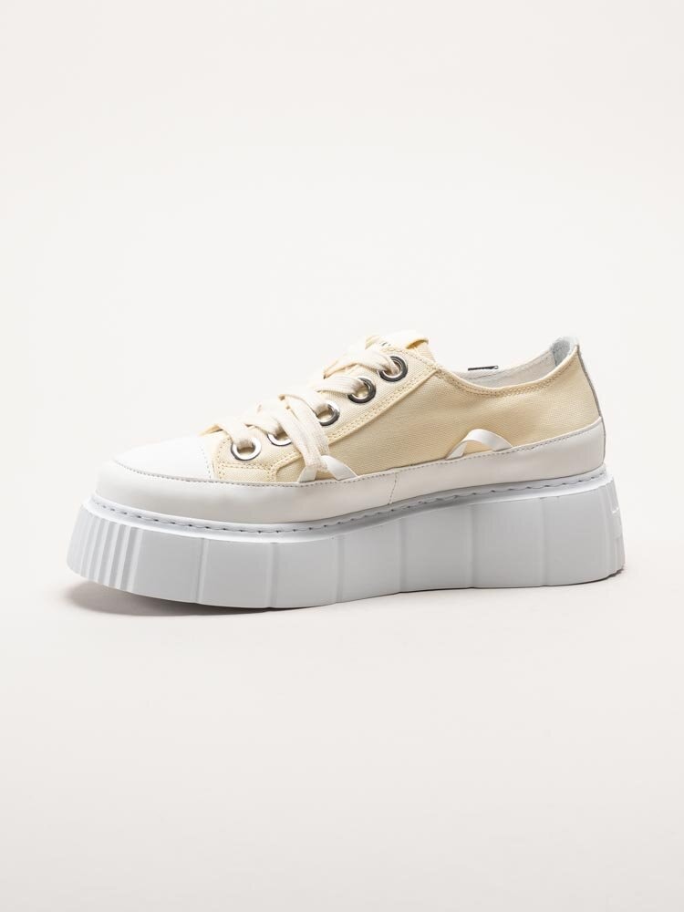 Inuikii - Matilda Canvas low - Ljusgula platåsneakers i textil